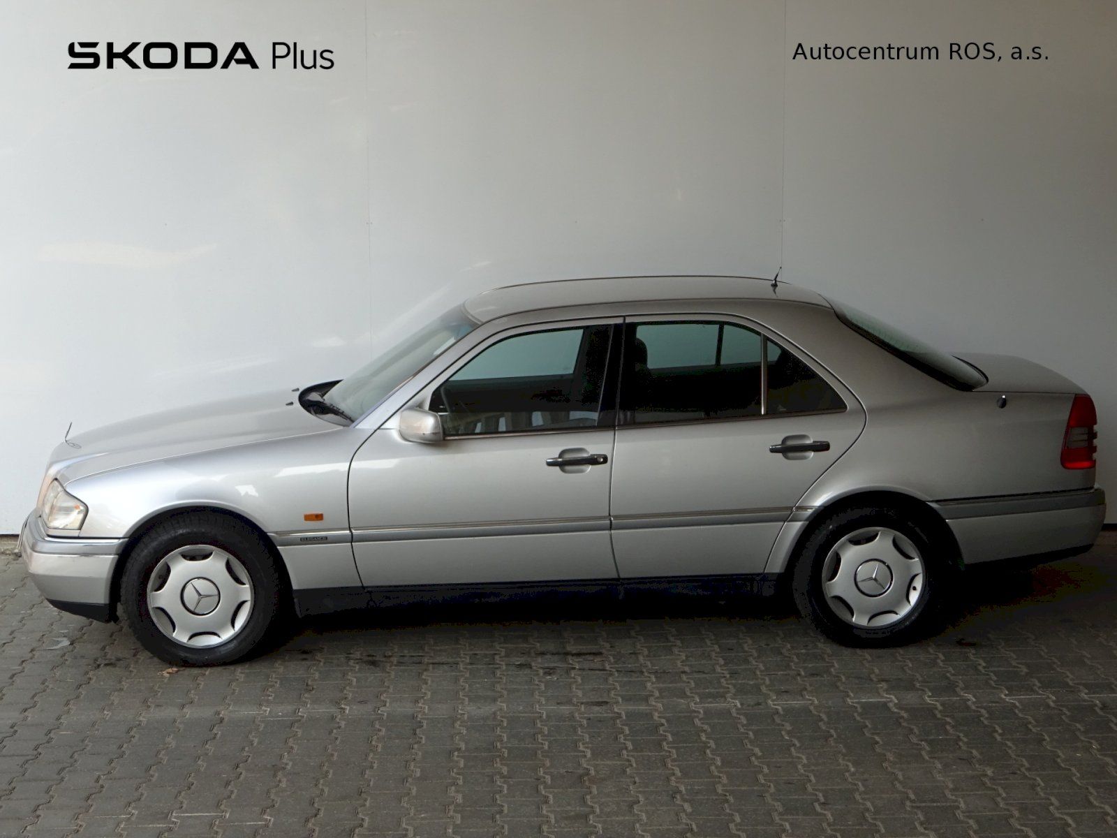 Mercedes-Benz Třídy C, 180 Elegance - man. převodovka - fotka 3