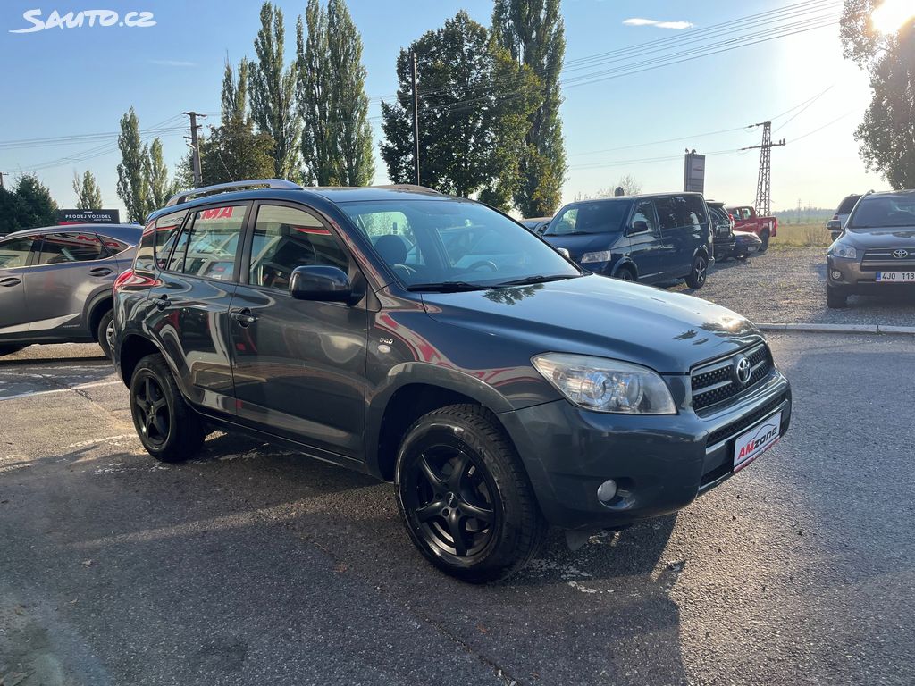 Toyota Rav4, fotka 7