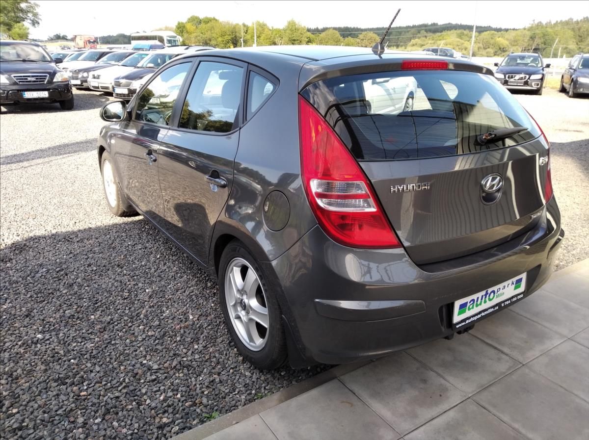 Hyundai i30, 1,6 CRDi VGT 66kW Comfort - fotka 5