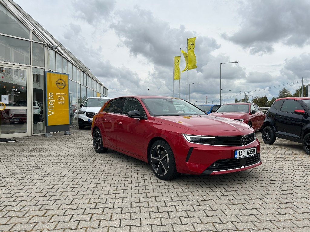 Opel Astra, Elegance 1,2 Turbo 96kW AT8 - fotka 6