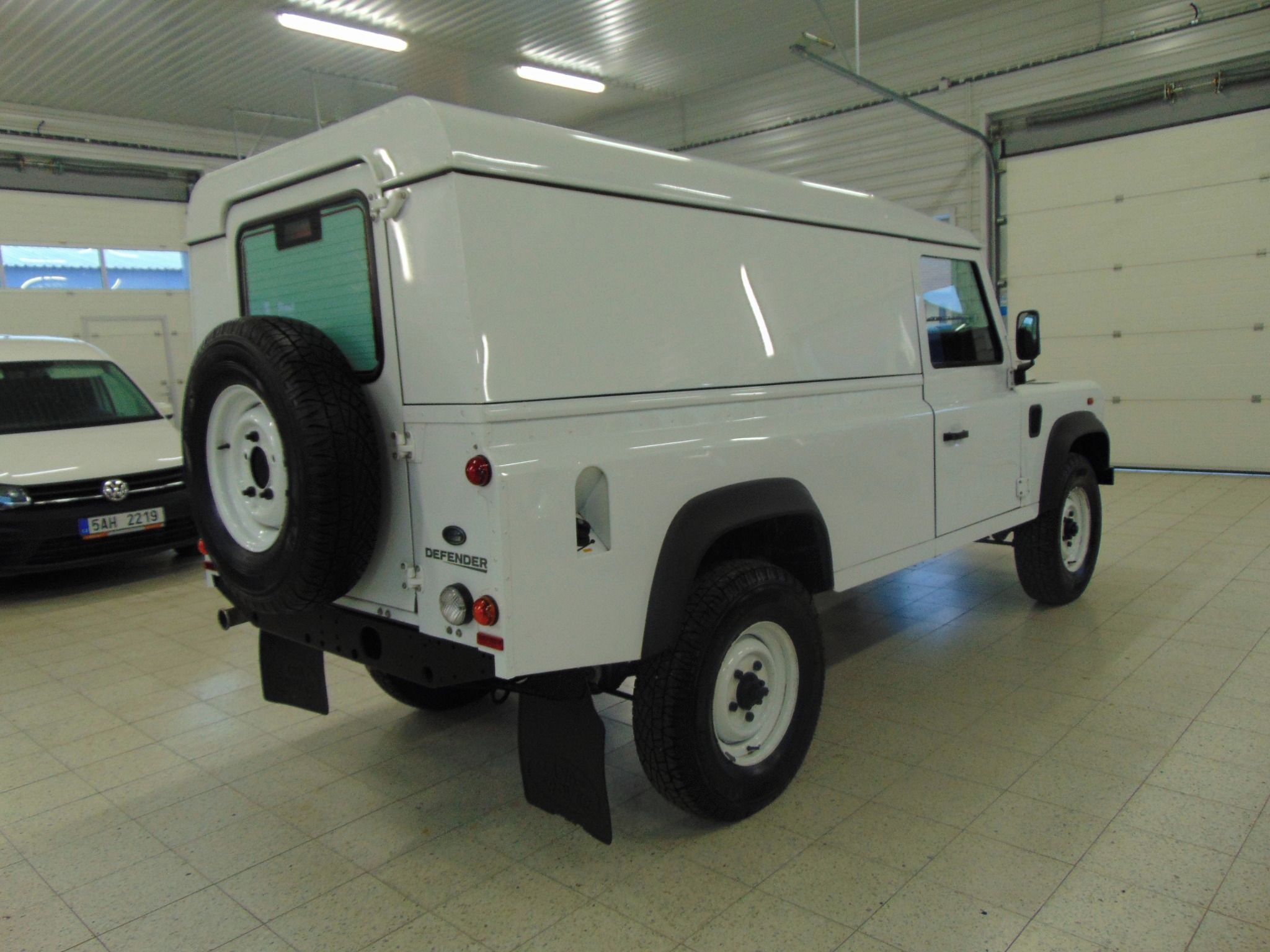 Land Rover Defender, 2.2 TD4 HARDTOP KLIMA - DPH - fotka 5