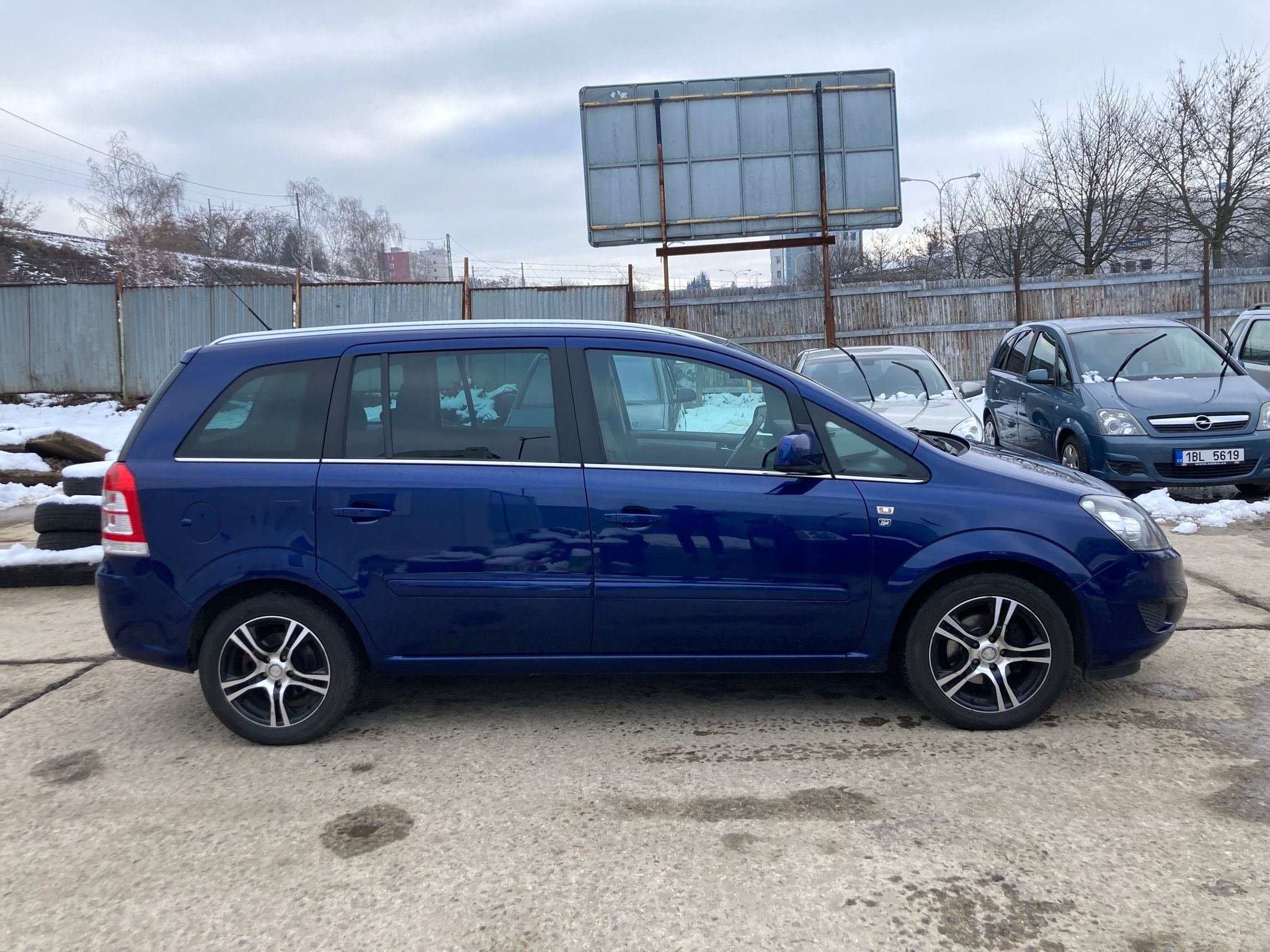 Opel Zafira, B 1,8 16V, 7 míst - fotka 4