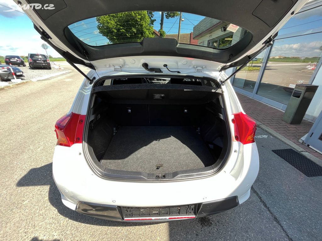 Toyota Auris, fotka 13