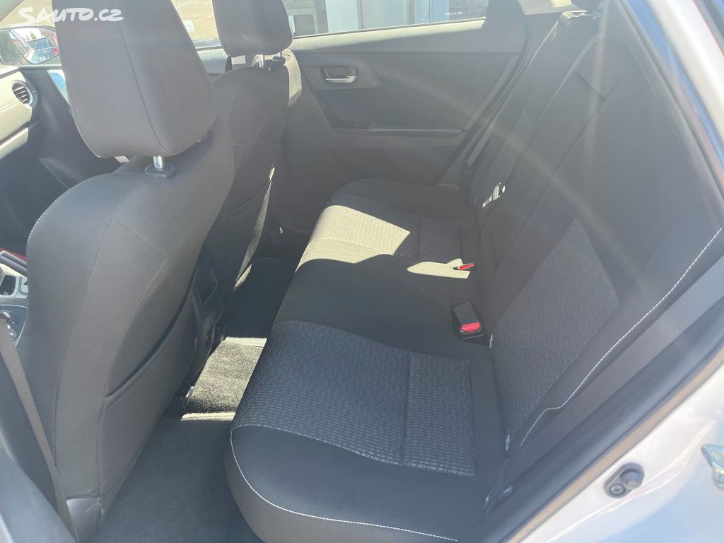 Toyota Auris, fotka 10