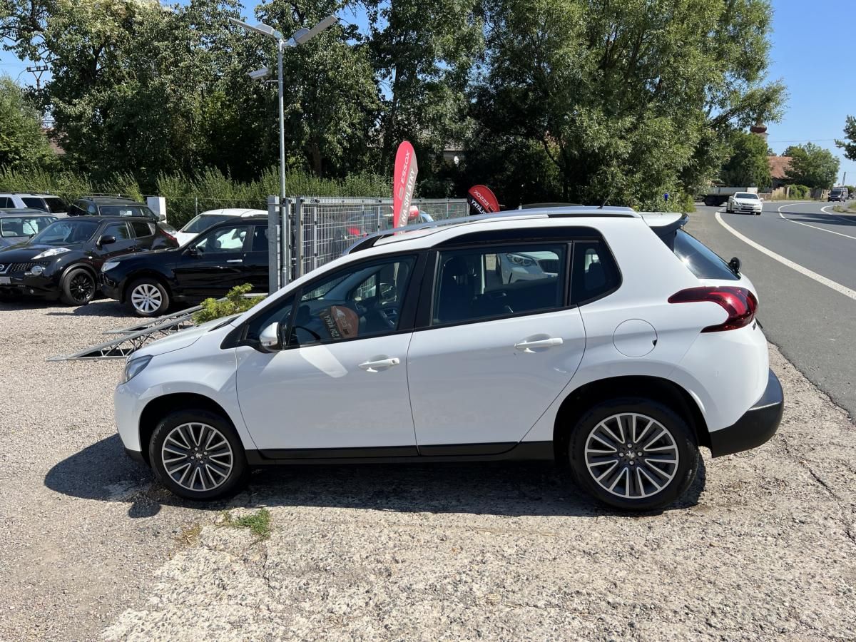 Peugeot 2008, 1.2i 60kw nové ČR 1.Maj Klima - fotka 5