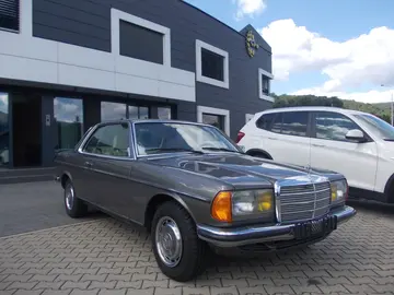 Mercedes-Benz 123, 230 CE