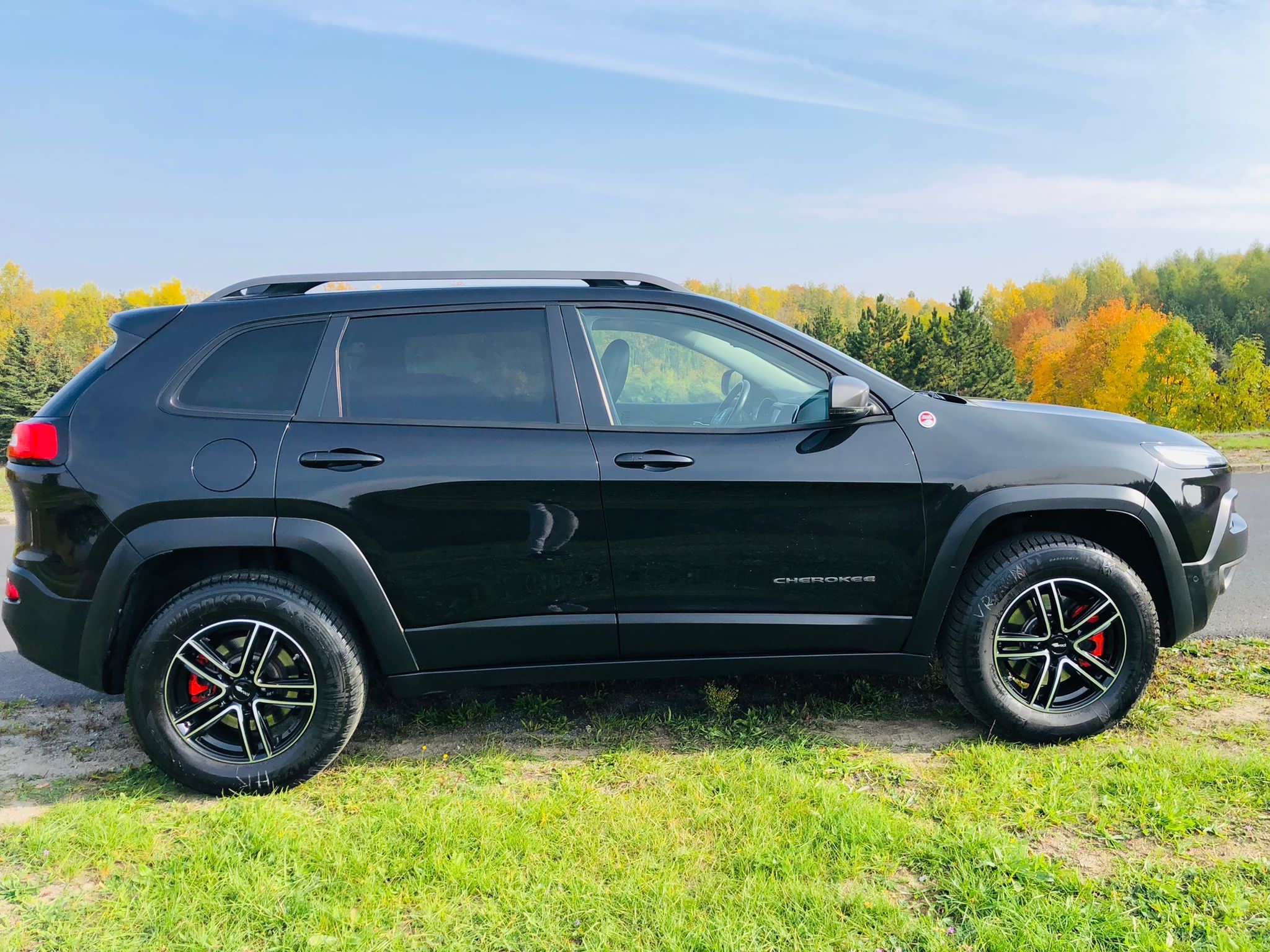Jeep Cherokee, Trail rated 3.2 W6 - fotka 6