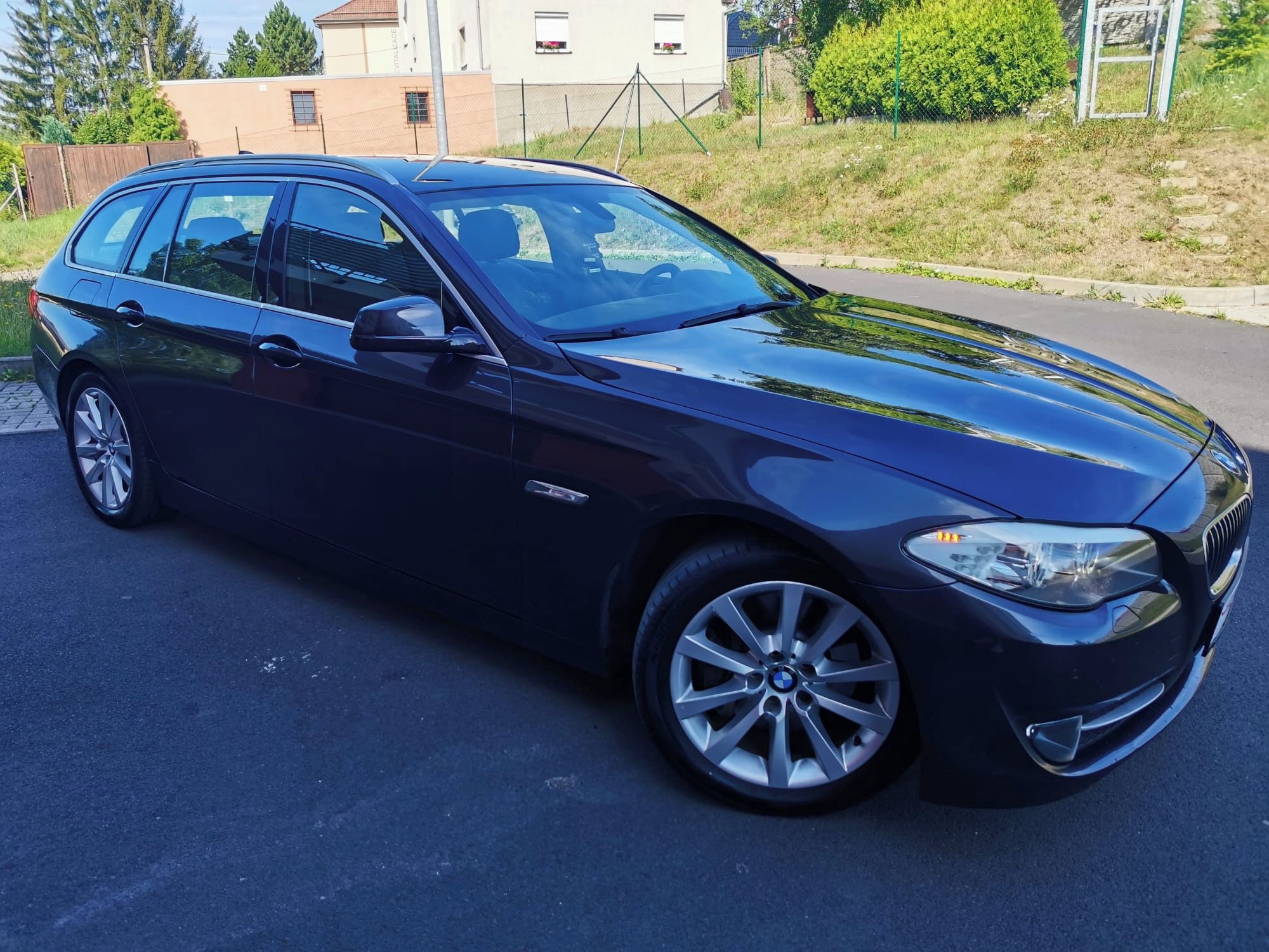 BMW Řada 5, 93 tis km ,plný servis 4x4 - fotka 5