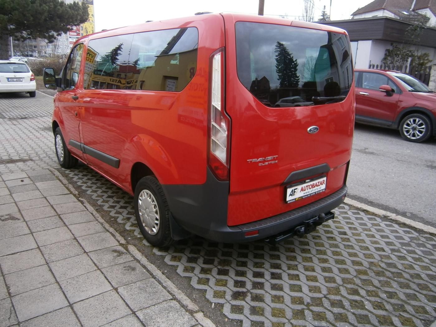 Ford Transit Custom, 2,2 TDCI 6MÍST - fotka 4