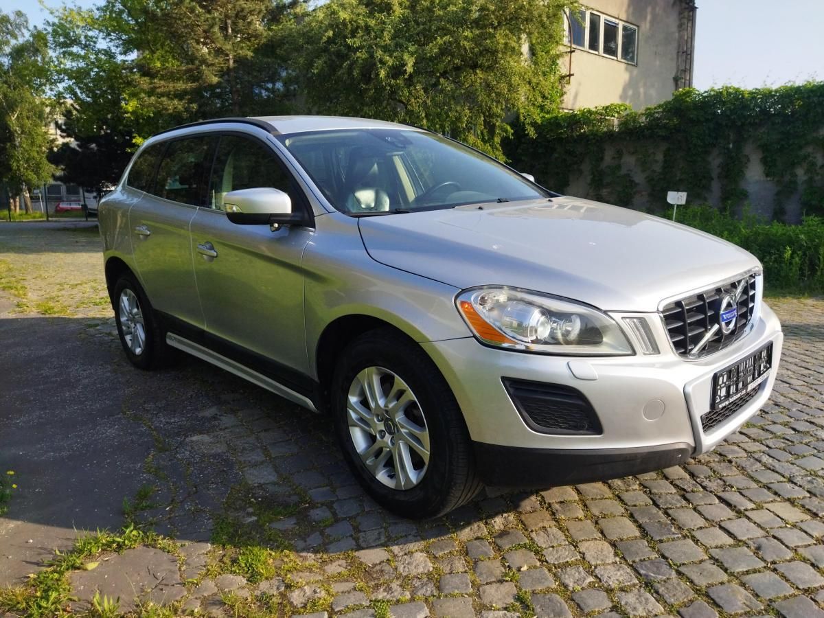Volvo XC60, 2.4D / 120 kW, 4x4, - fotka 4