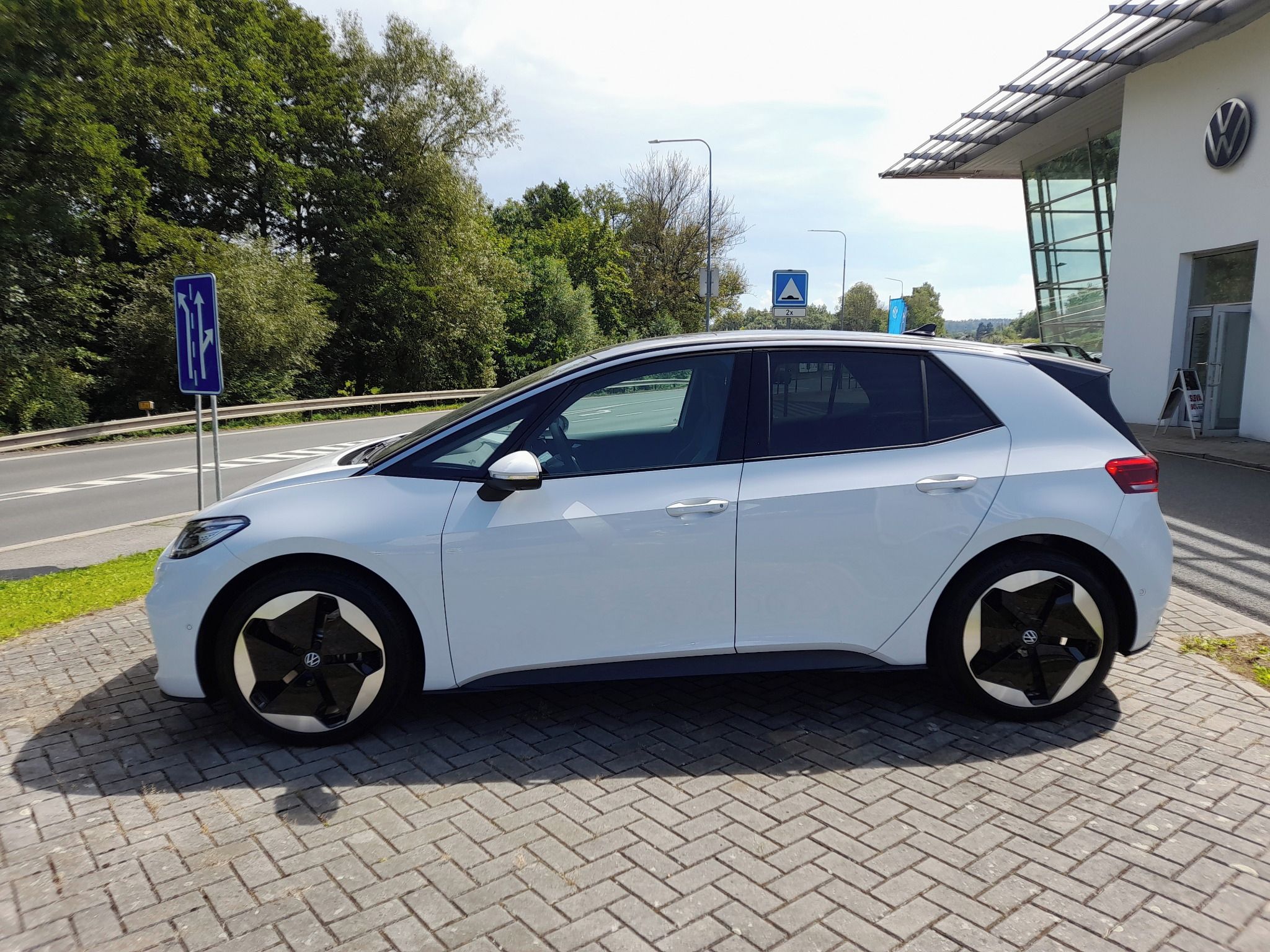 Volkswagen ID.3, Pro 150 kW, 58 kWh - fotka 2