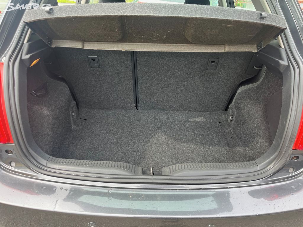Toyota Auris, fotka 10