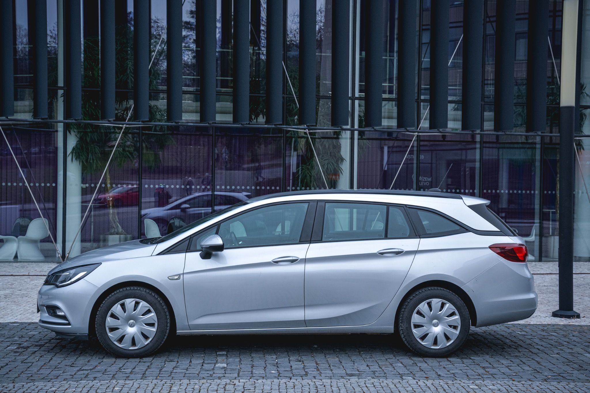 Opel Astra, 1.6 Cdti 81kw Enjoy 1 MAJITEL - fotka 2