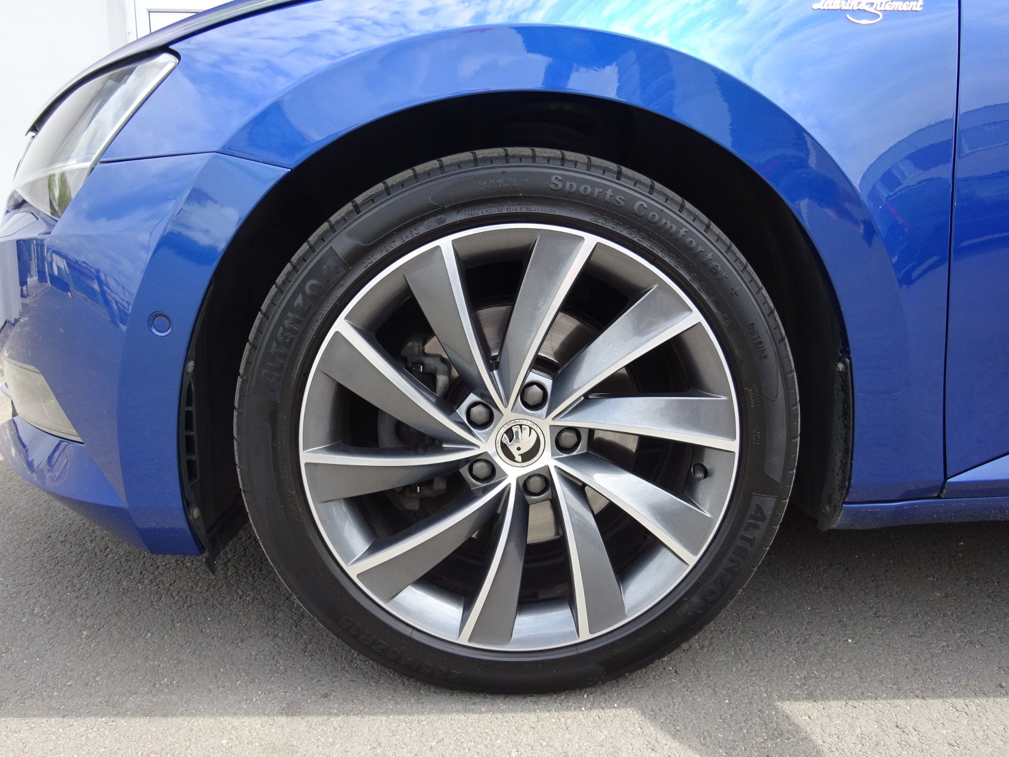 Škoda Superb, 2,0 TDi 4x4 L&K DSG - fotka 5