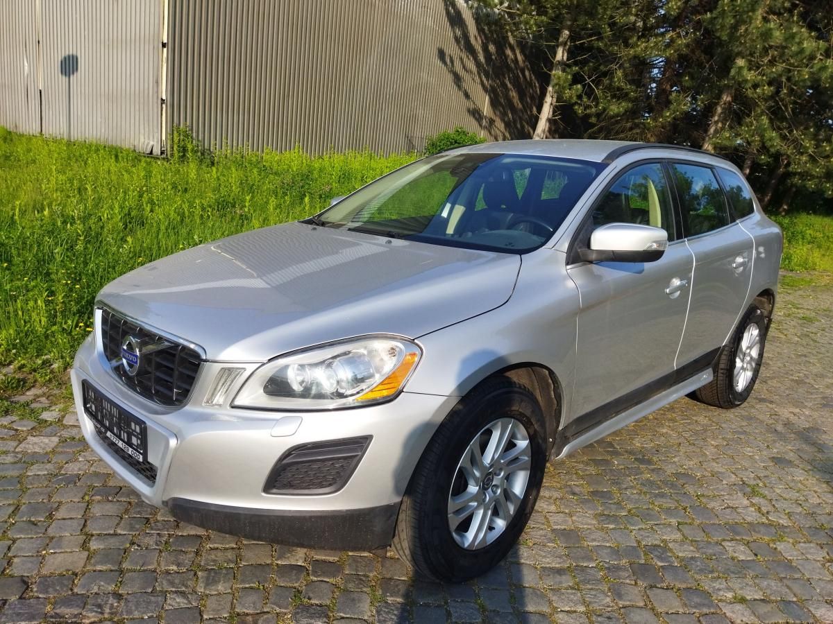 Volvo XC60, 2.4D / 120 kW, 4x4,