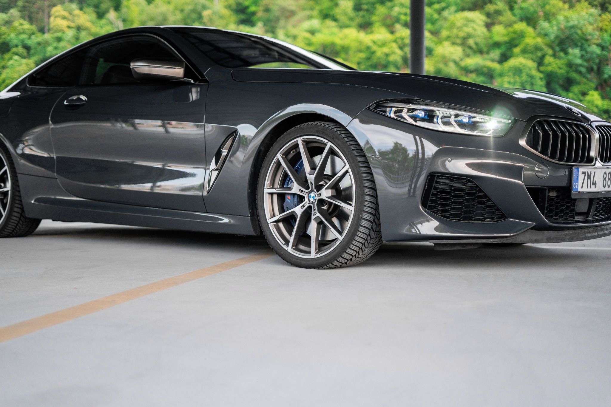 BMW Řada 8, M850i xDrive, Carbon, servis - fotka 4