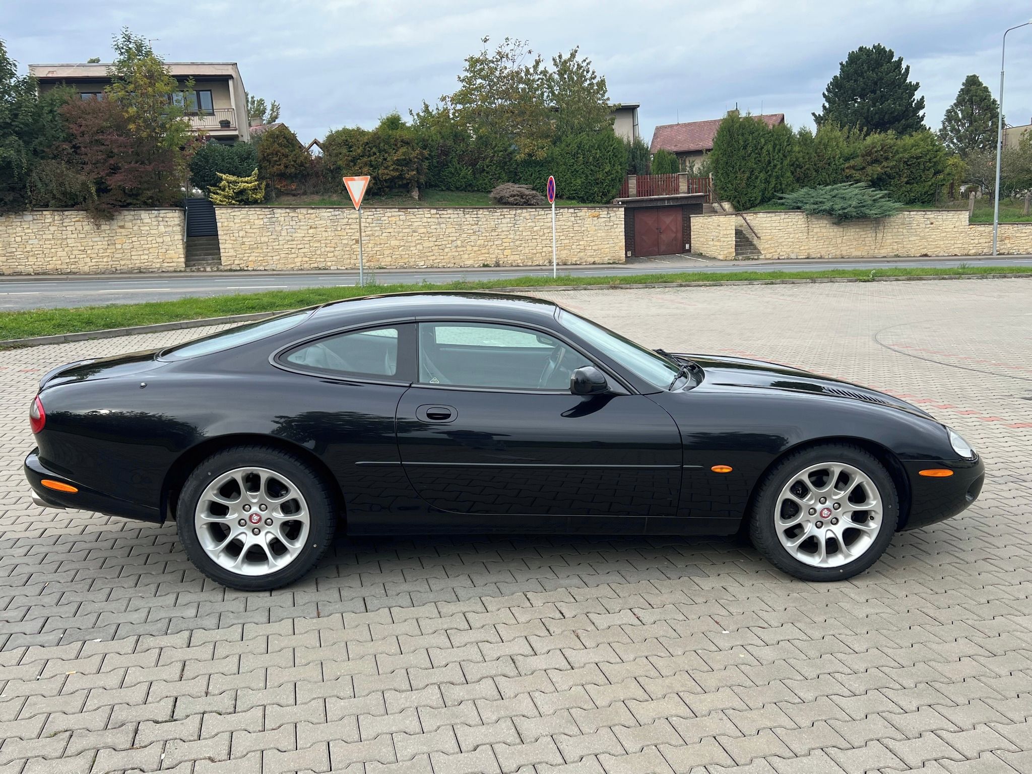 Jaguar XKR, 4.0 V8 Supercharged. Navi. - fotka 5