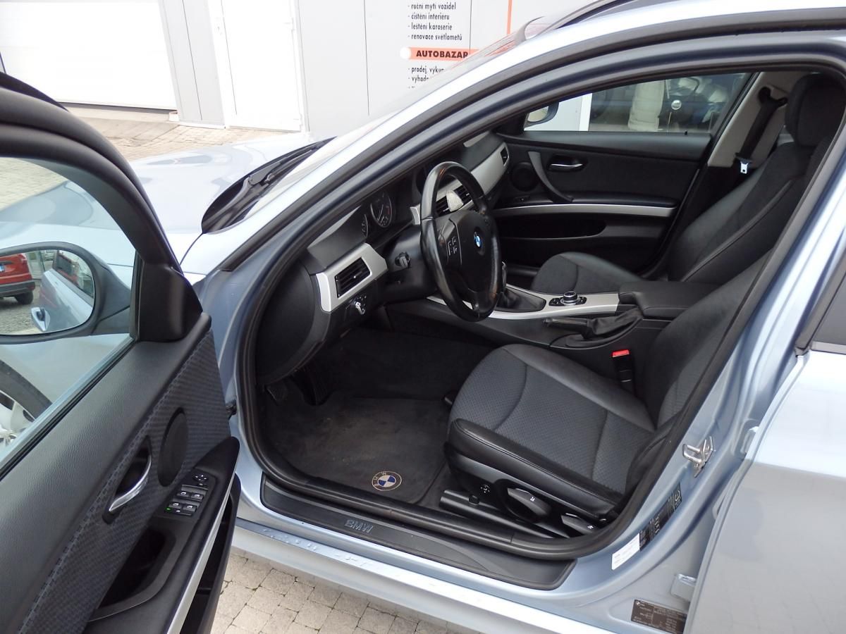 BMW Řada 3, 320D XENONY, NAVI, PDC - fotka 6