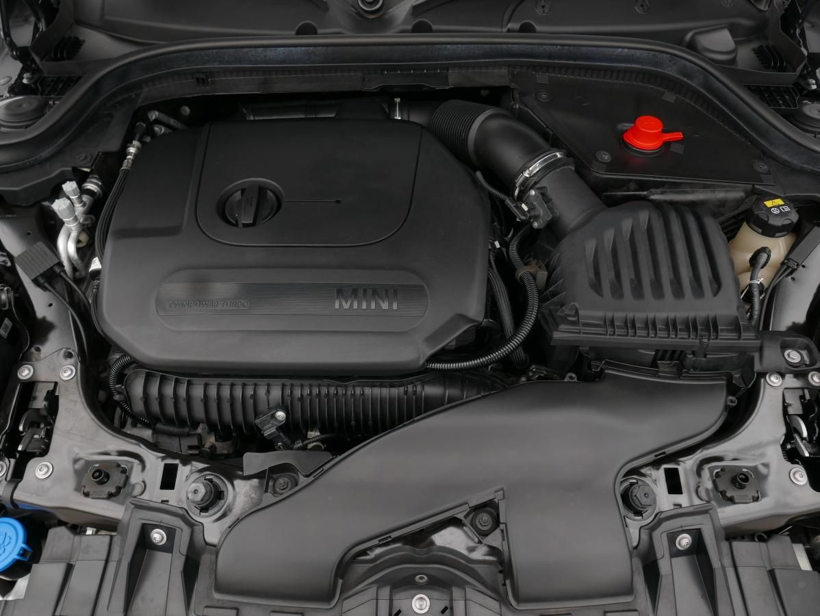 Mini Cooper S, 2,0i 141kW JCW Paket - fotka 6