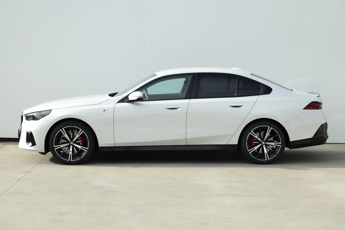 BMW Řada 5, 520d xDrive - fotka 5