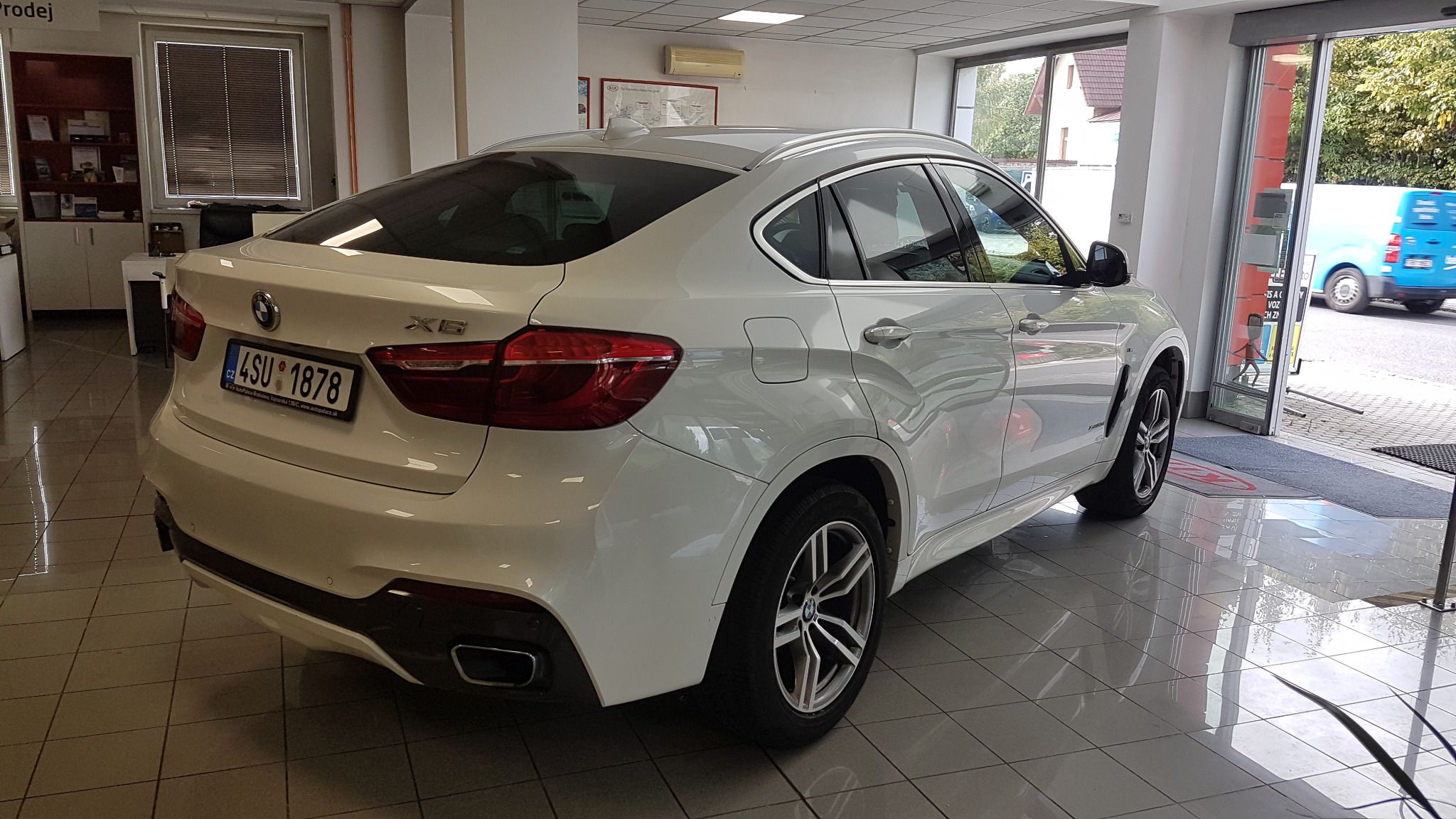 BMW X6, xDrive  30d - nez.topení - fotka 6