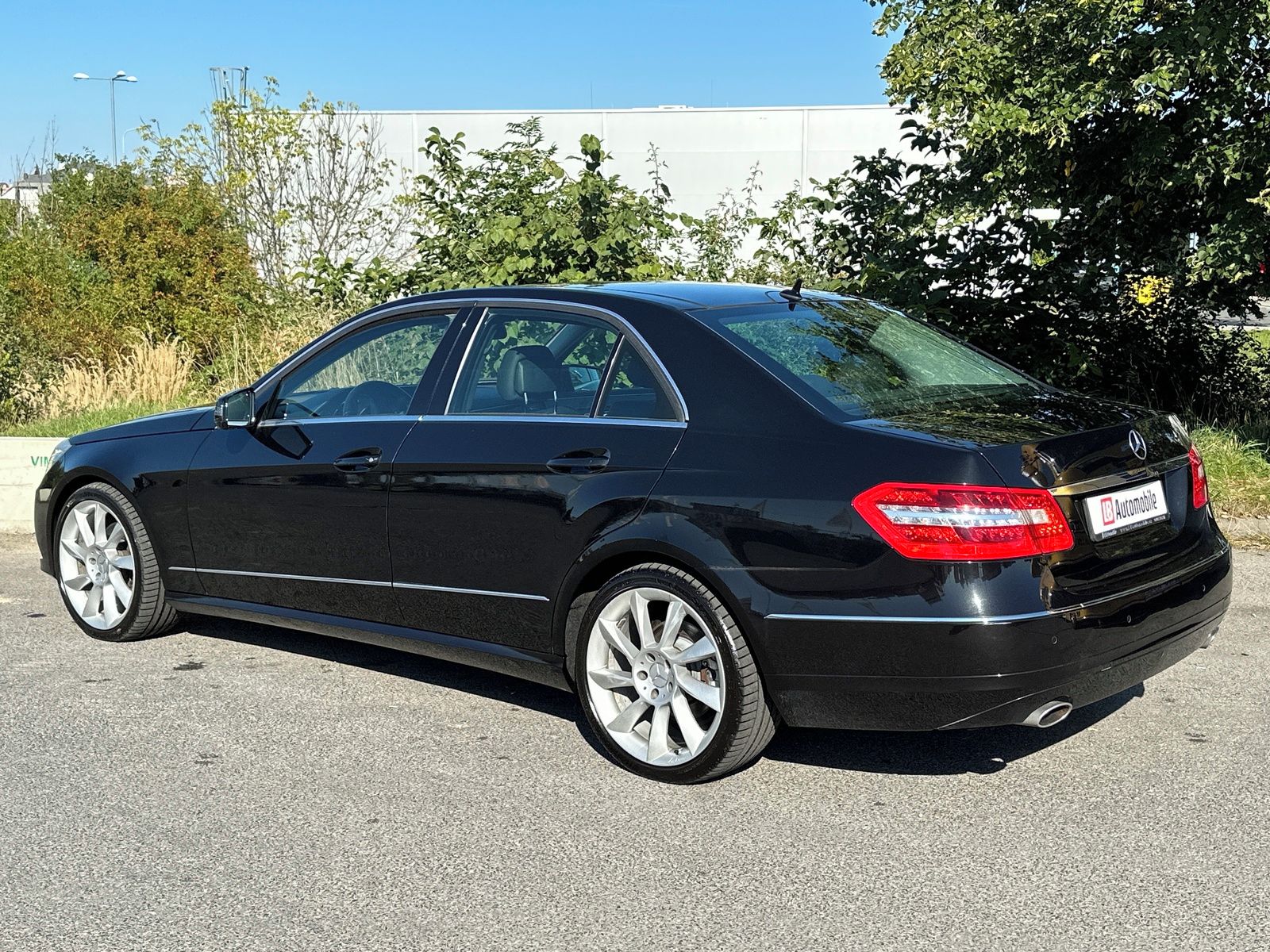 Mercedes-Benz Třídy E, 350 4Matic NAVI PANORAMA TAŽNÉ - fotka 4