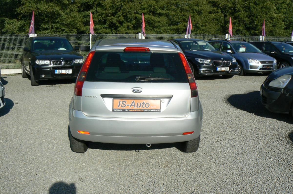 Ford Fiesta, 1,3 -3 dveř. - fotka 4