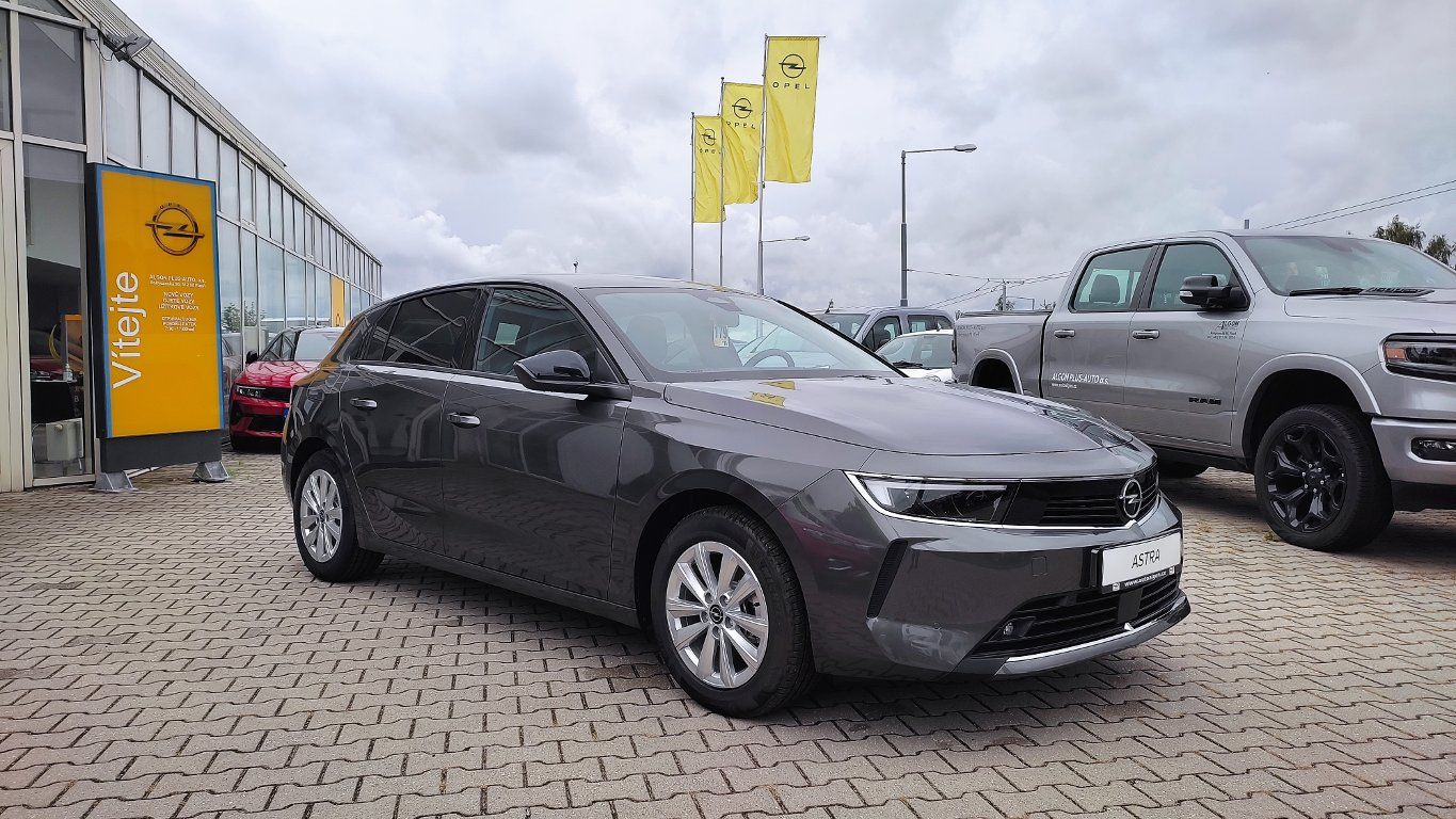 Opel Astra, Edition 1,2 Turbo 81 kW MT6 - fotka 6