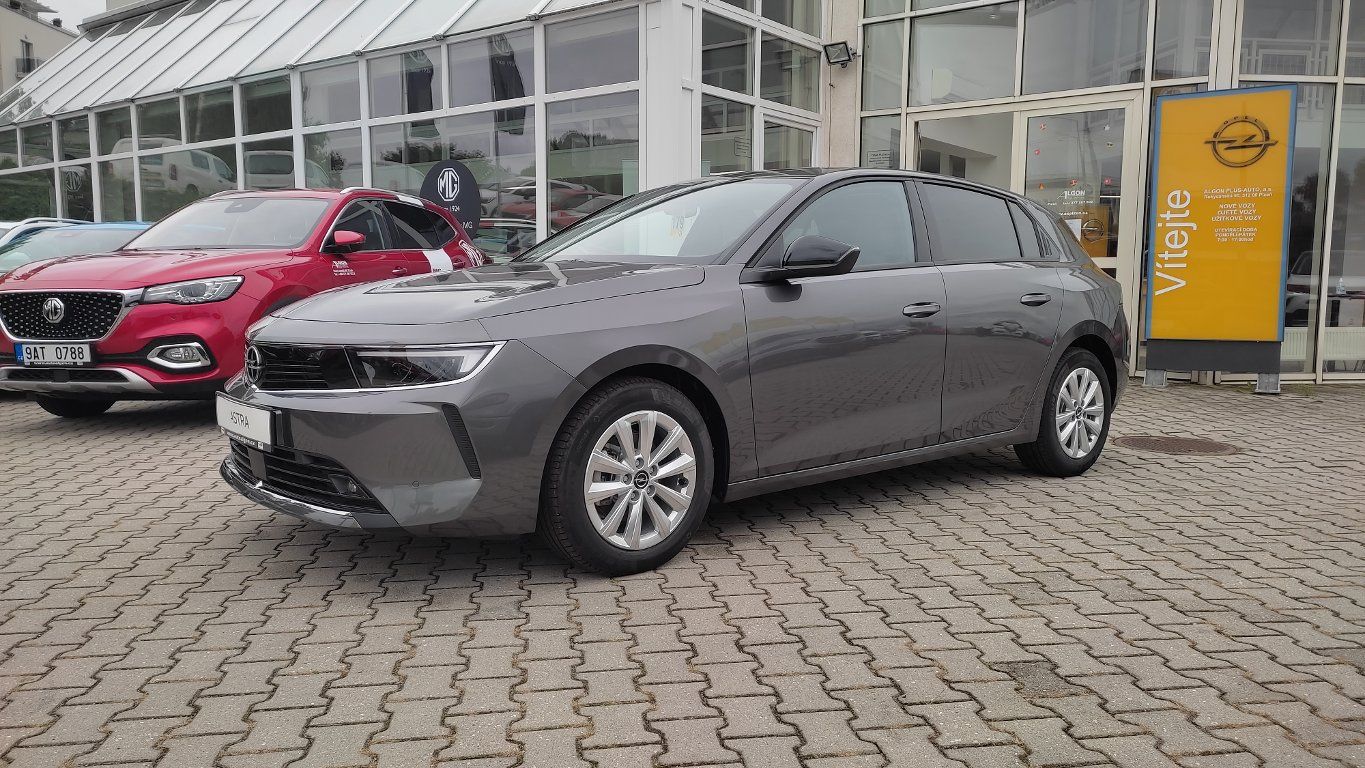 Opel Astra, Edition 1,2 Turbo 81 kW MT6 - fotka 2