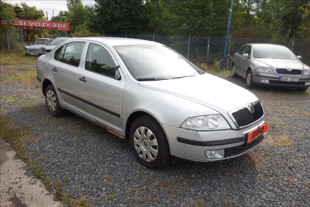 Škoda Octavia, 1,6 i 75KW, ČR, SERVIS. KNIHA.