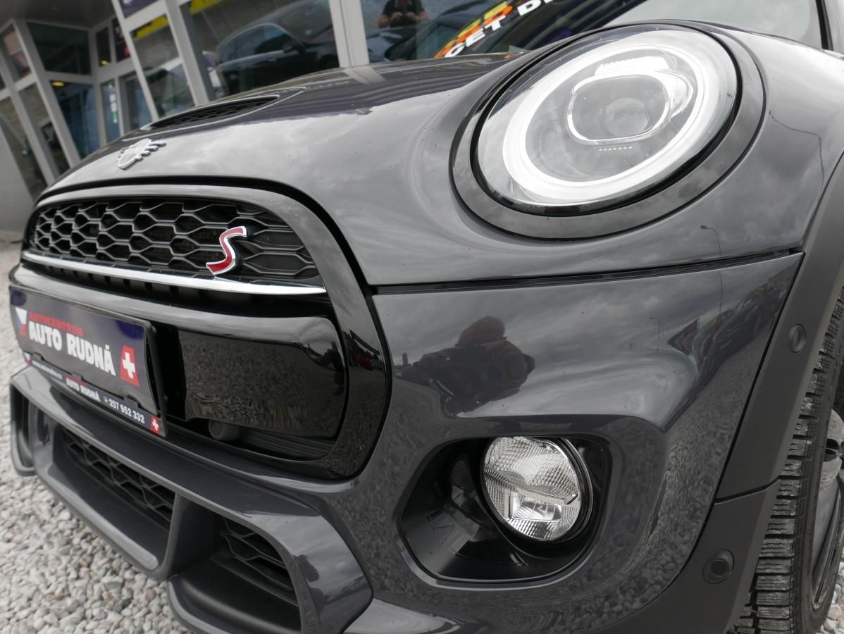 Mini Cooper S, 2,0i 141kW JCW Paket - fotka 2