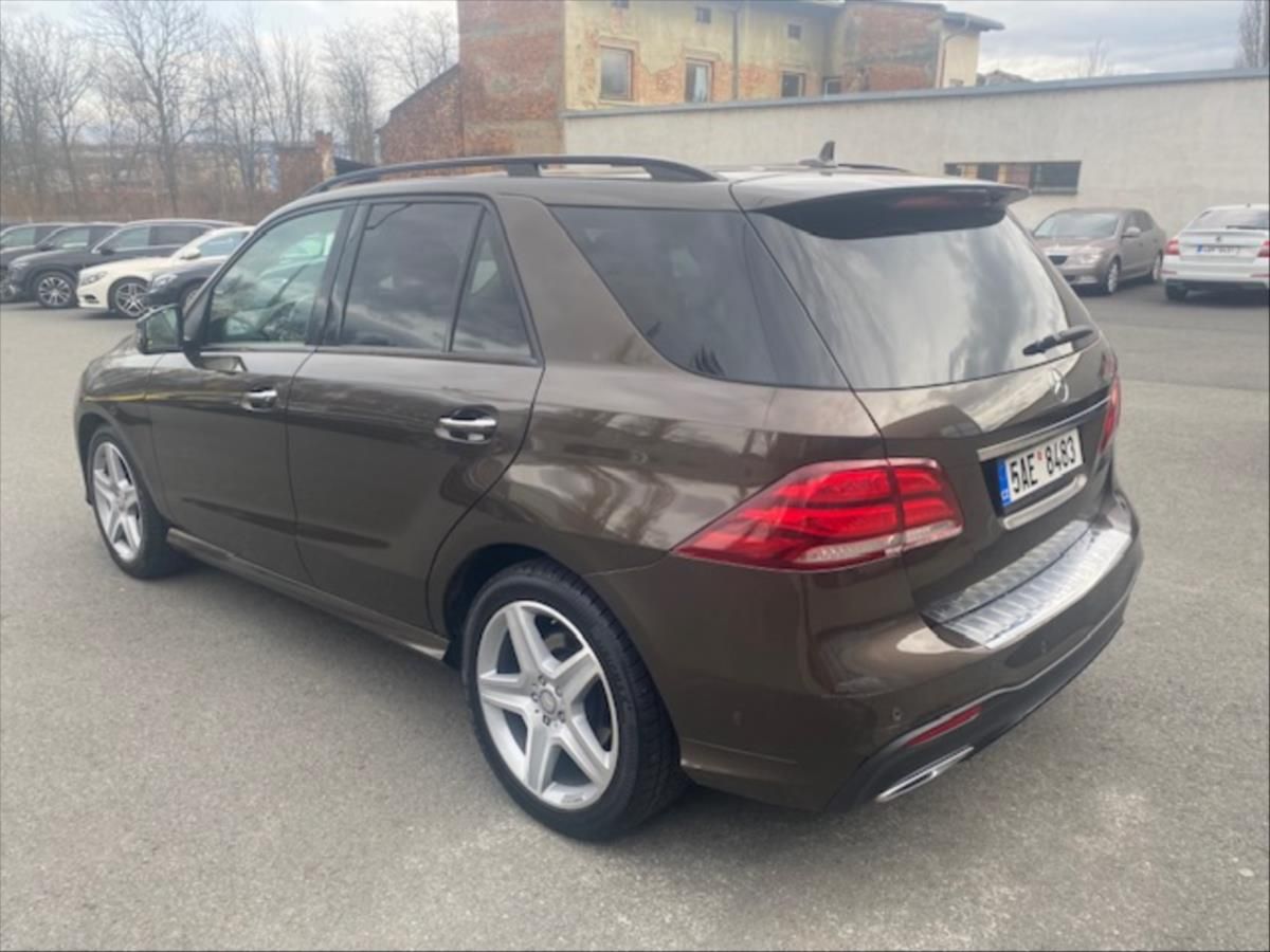 Mercedes-Benz GLE, 350 BlueTEC 4MATIC - fotka 4