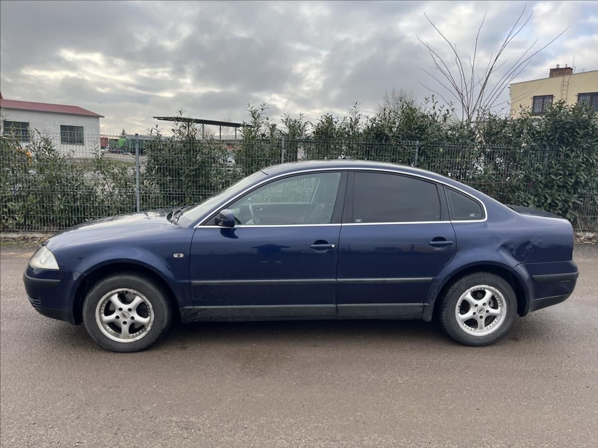 Volkswagen Passat, 1.9 TDi KLIMA 2 x KOLA BEZ STK - fotka 4