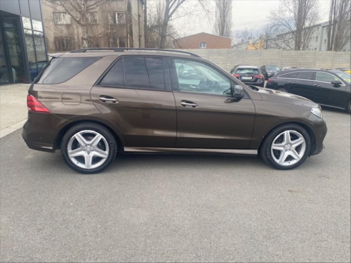 Mercedes-Benz GLE, 350 BlueTEC 4MATIC - fotka 2