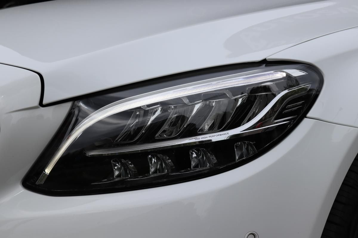 Mercedes-Benz Třídy C, 300de PLUG-IN HYB KOMBI 225kW - fotka 4