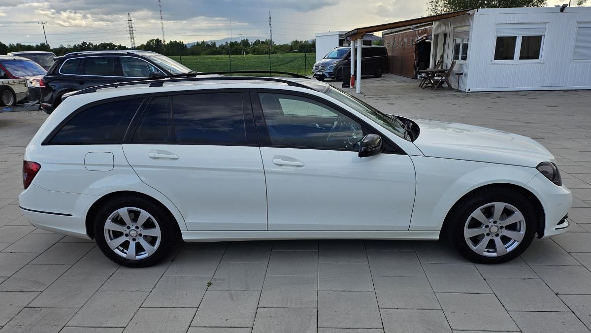 Mercedes-Benz Třídy C, 2.2CDi AUT AVANDGARDE - fotka 4