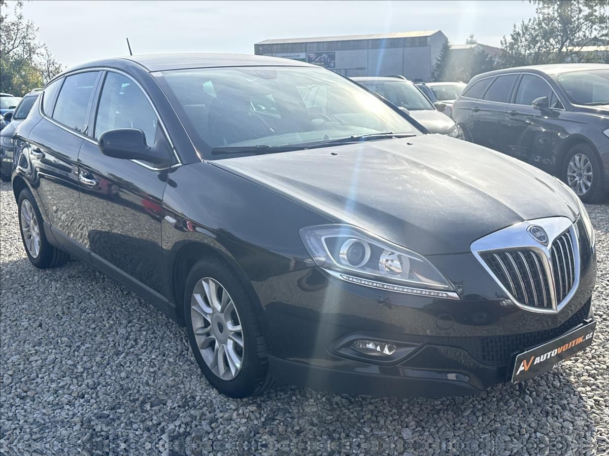 Lancia Delta, 1,4 i 88kW DIGIKLIMA 6KVALT - fotka 3