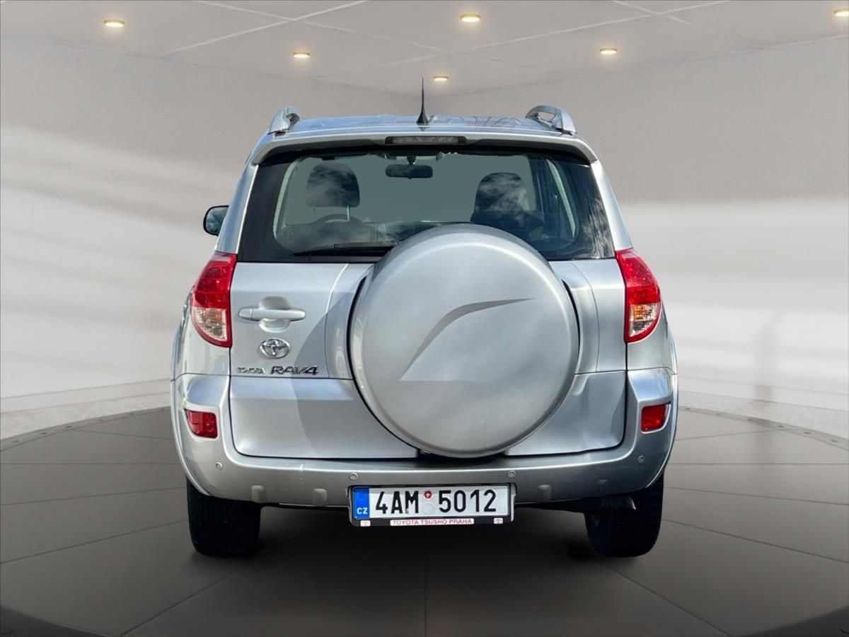 Toyota Rav4, 2,2 D-CAT 180 Sol 4x4 - fotka 5