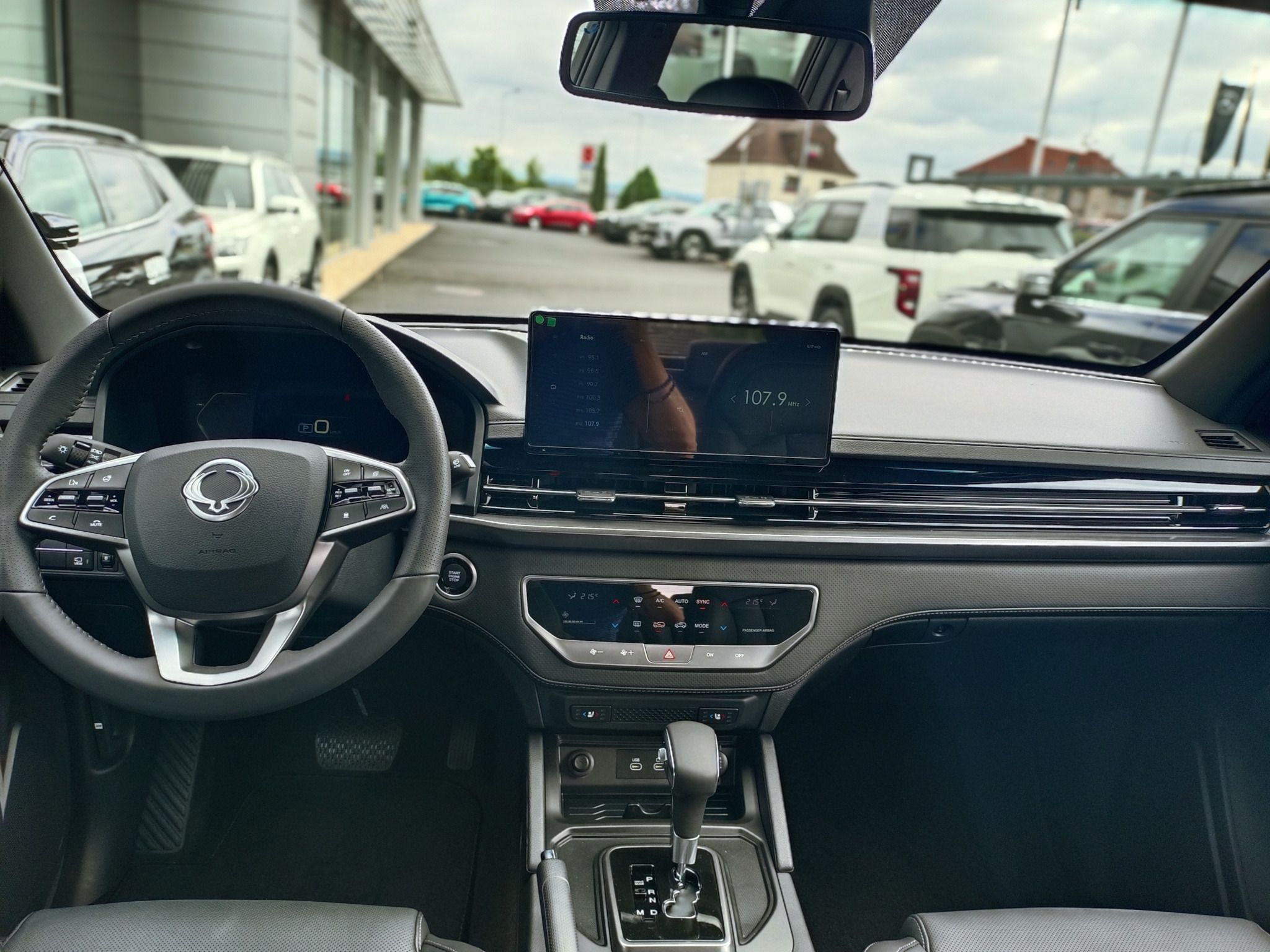 SsangYong Musso, Grand Premium 4x4 AT - fotka 2