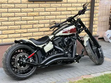 Harley-Davidson Softail Breakout, FXSB 103 Custom