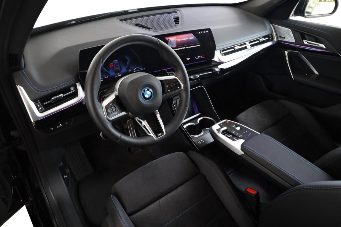 BMW X1, xDrive25e - fotka 2