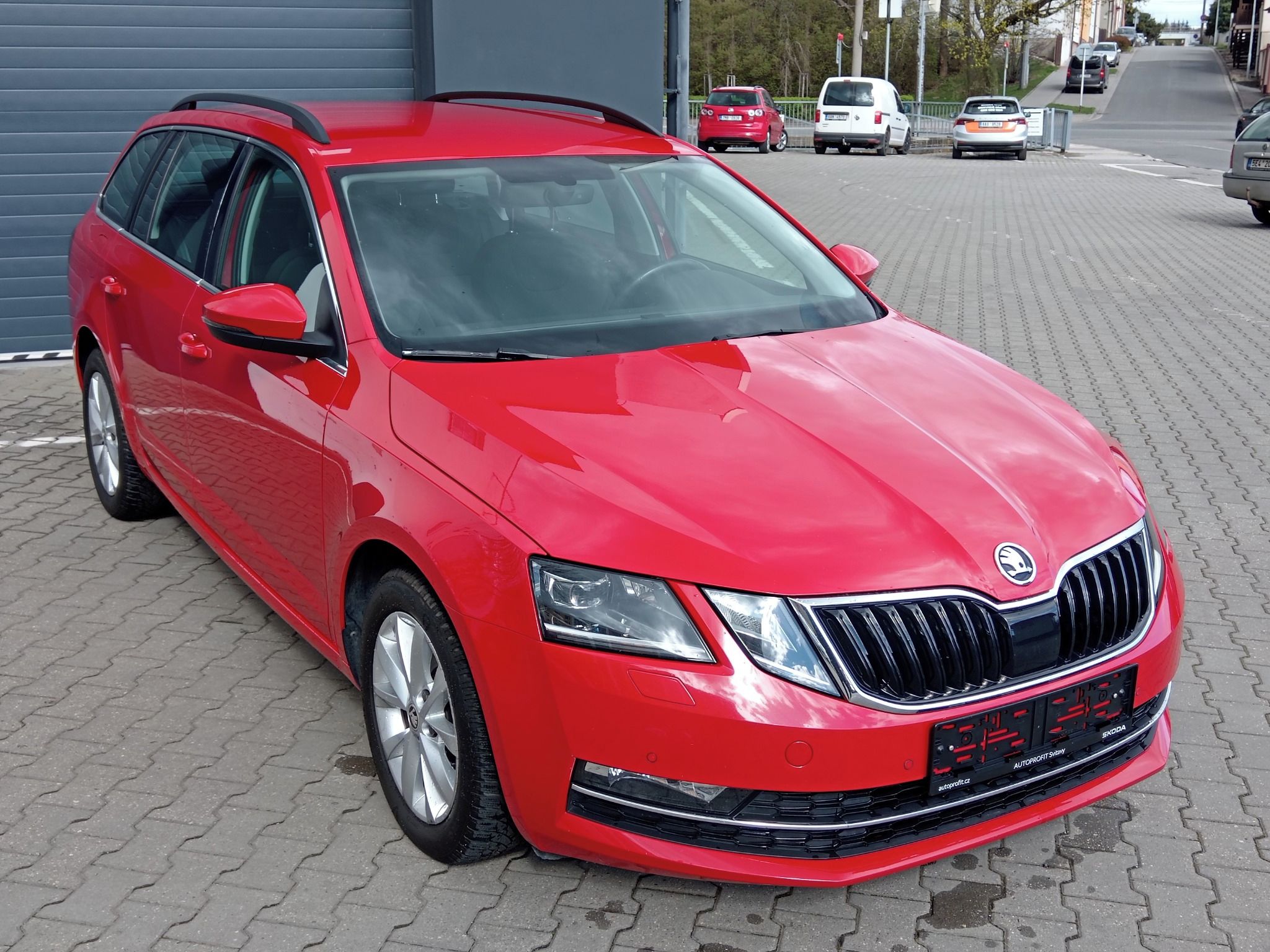 Škoda Octavia, combi 2,0 TDi, Style DSG - fotka 3