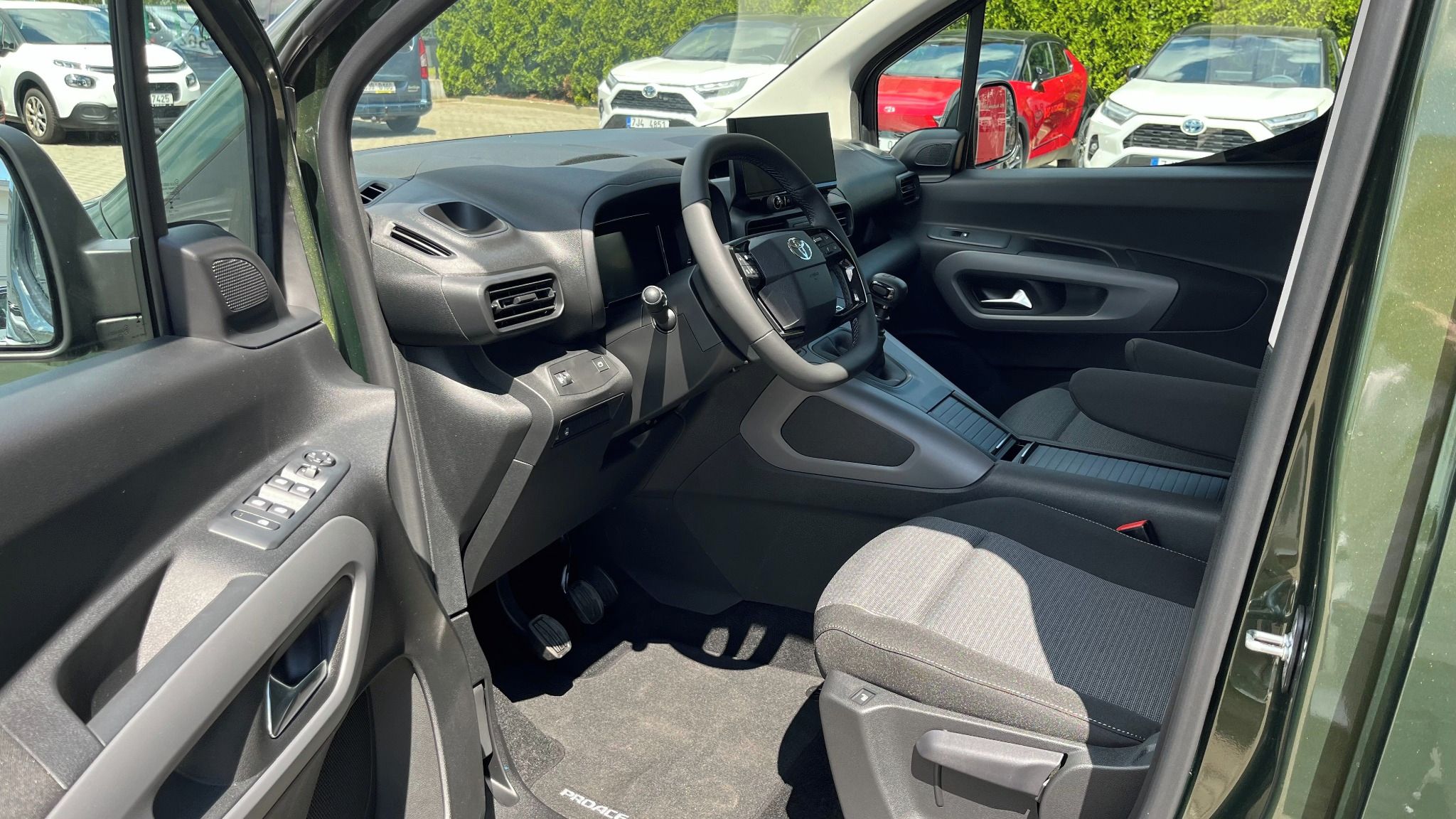 Toyota Proace City Verso, Long 1,5D 130PS Family 7 míst - fotka 5