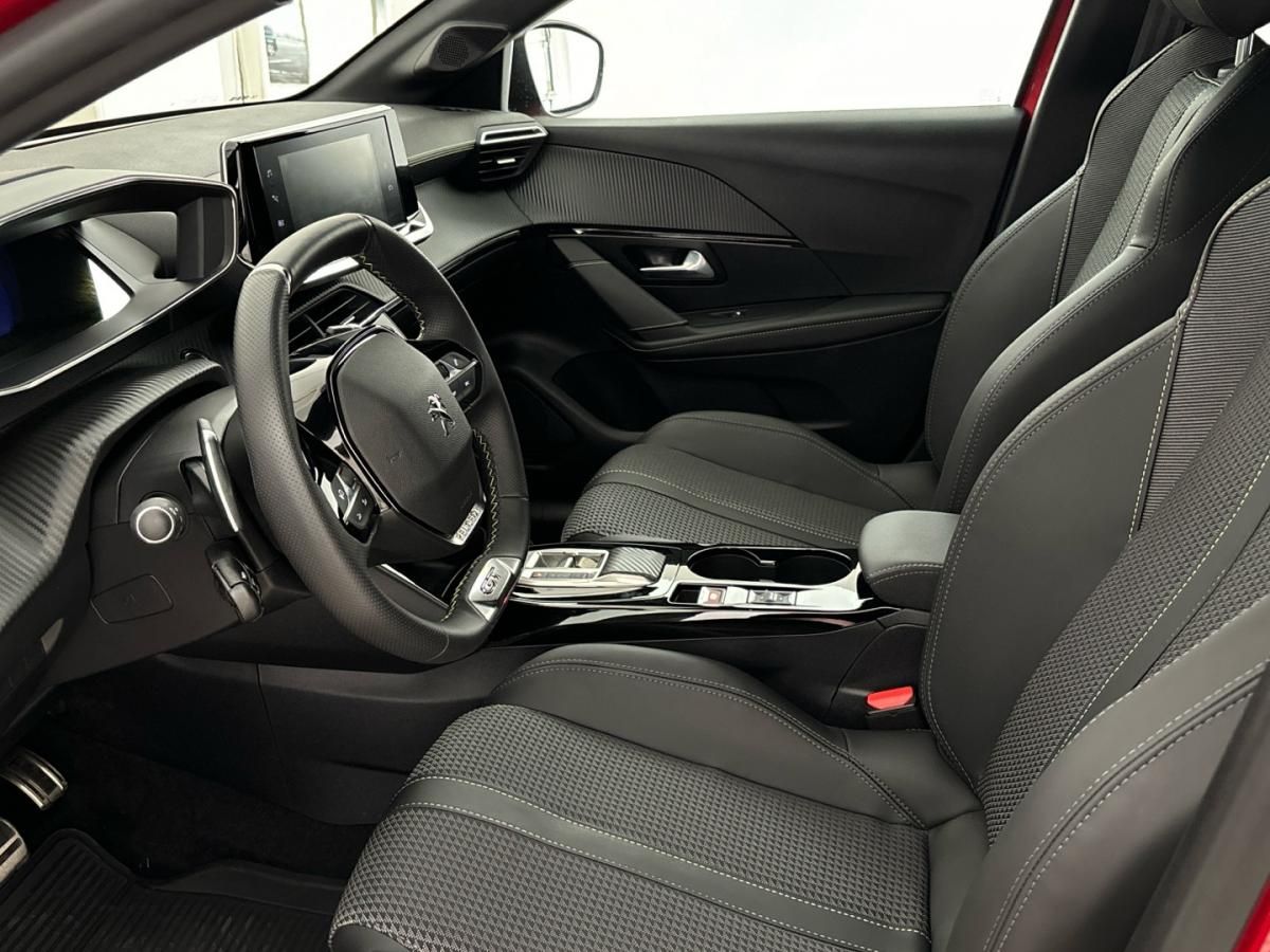 Peugeot 208, GT/EAT8+ navíc výbava za 63tis - fotka 6