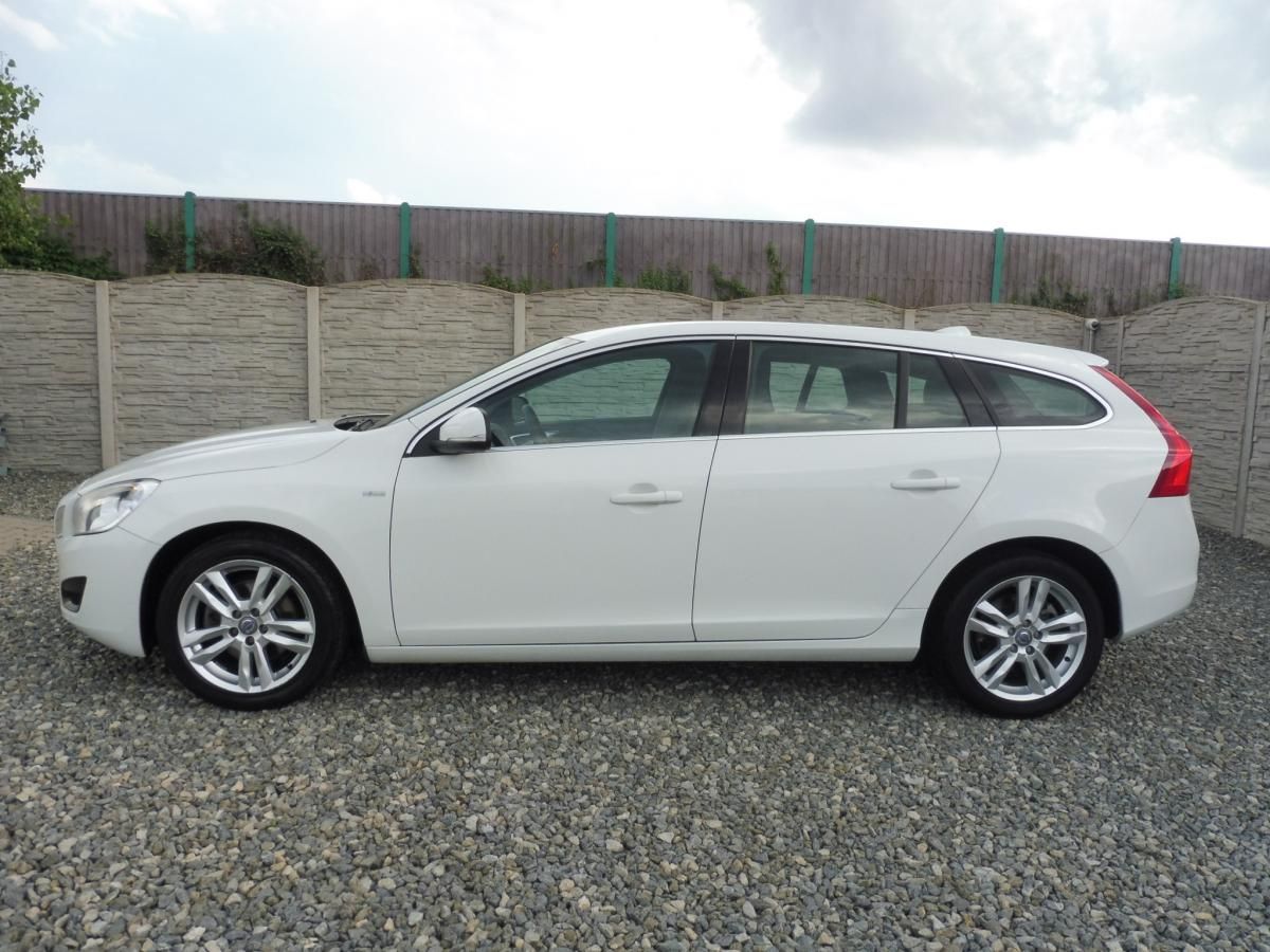 Volvo V60, 2.0D3 V5 135PS AUT EXTRA STAV! - fotka 6
