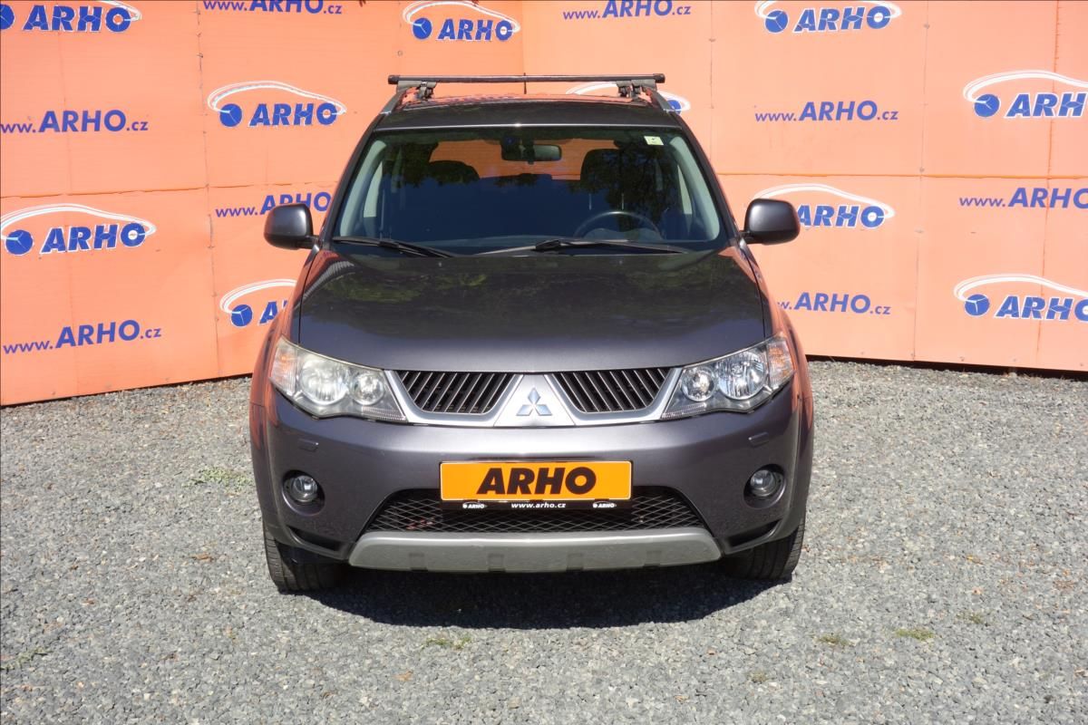 Mitsubishi Outlander, 2,0 DI-D, ČR, 1 MAJ., 7MÍST. - fotka 2