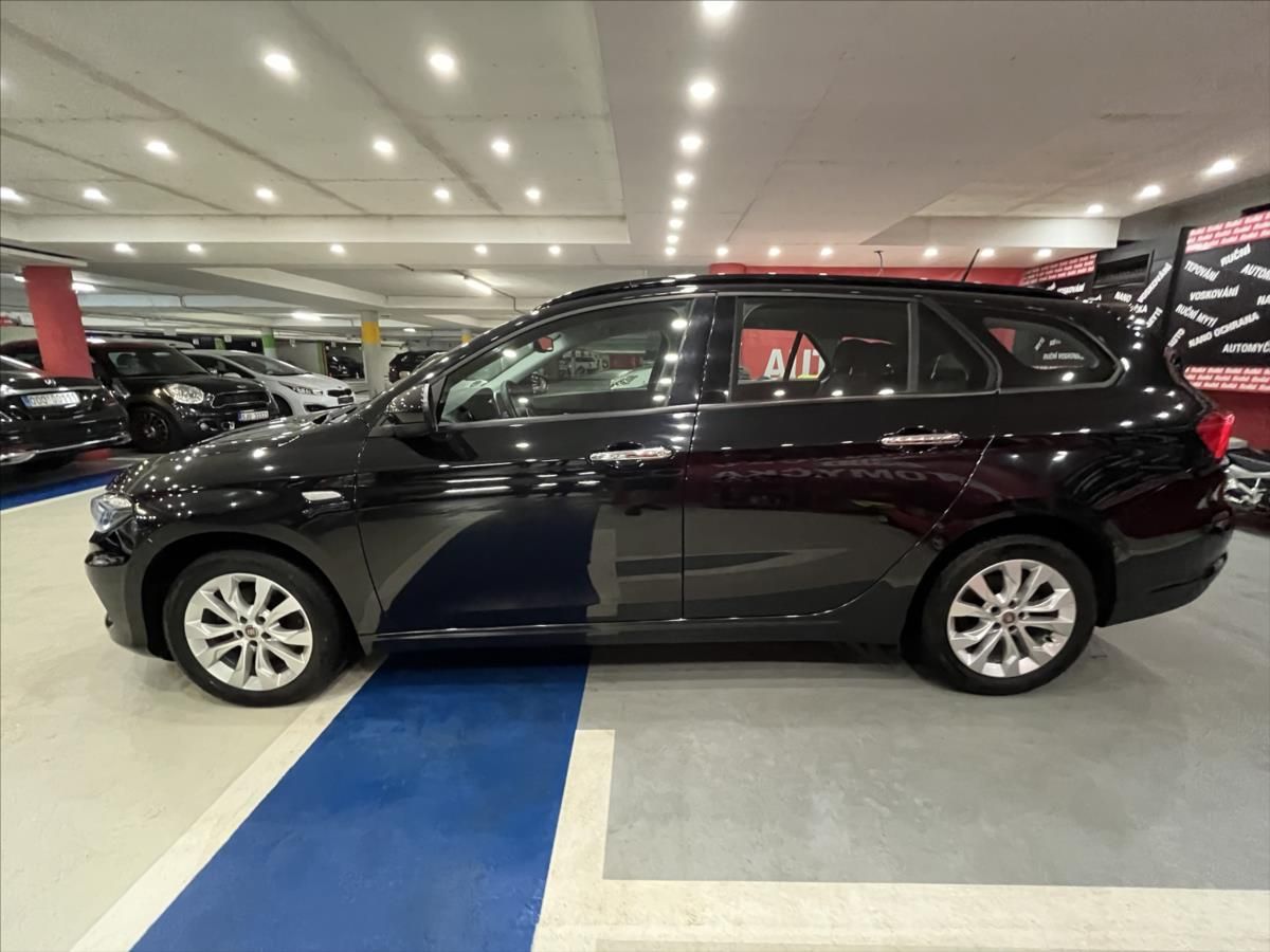Fiat Tipo, 1,6 MultiJet  Lounge - fotka 2