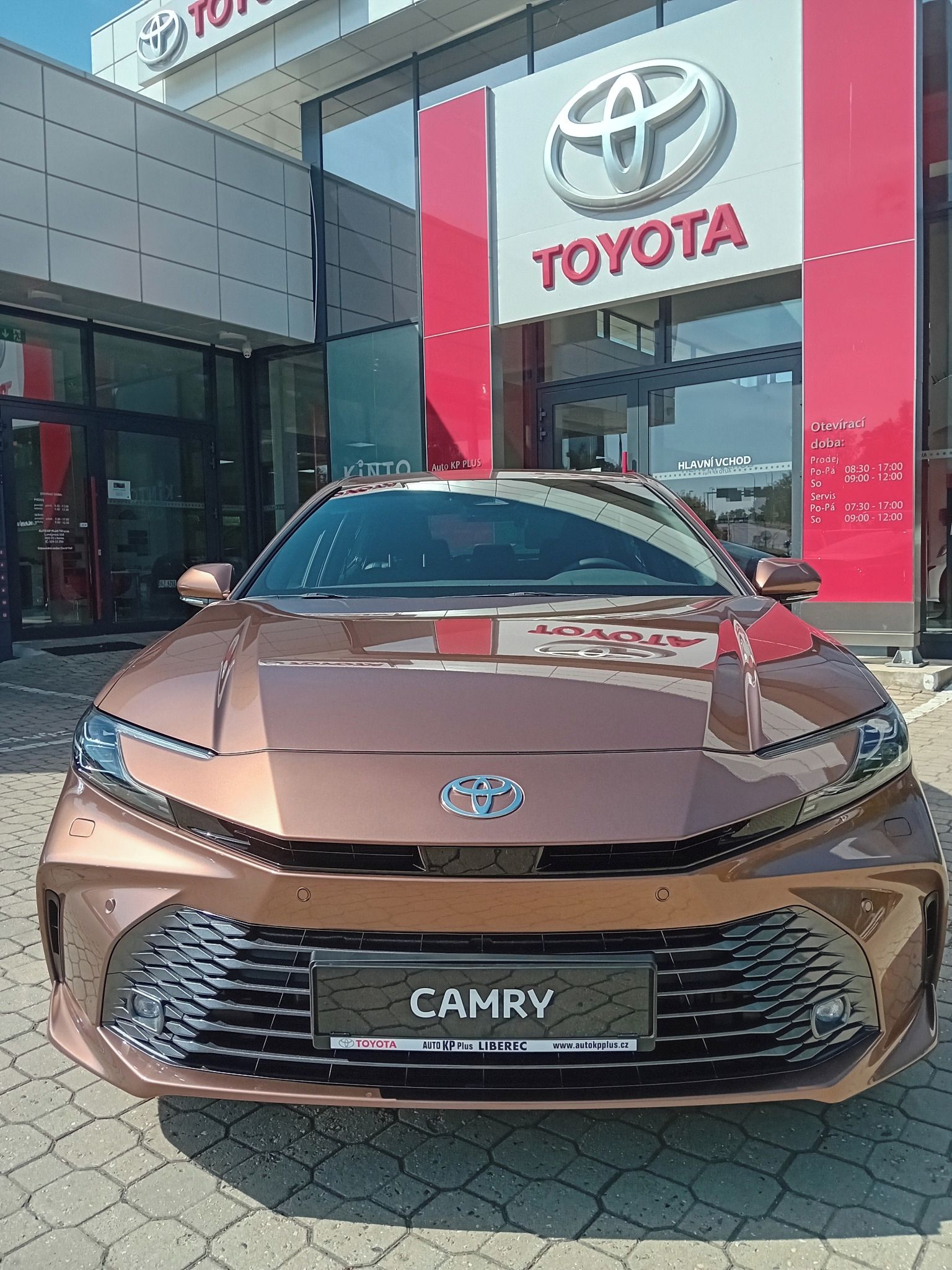 Toyota Camry, 2,5 HEV 230 k Prestige - fotka 4
