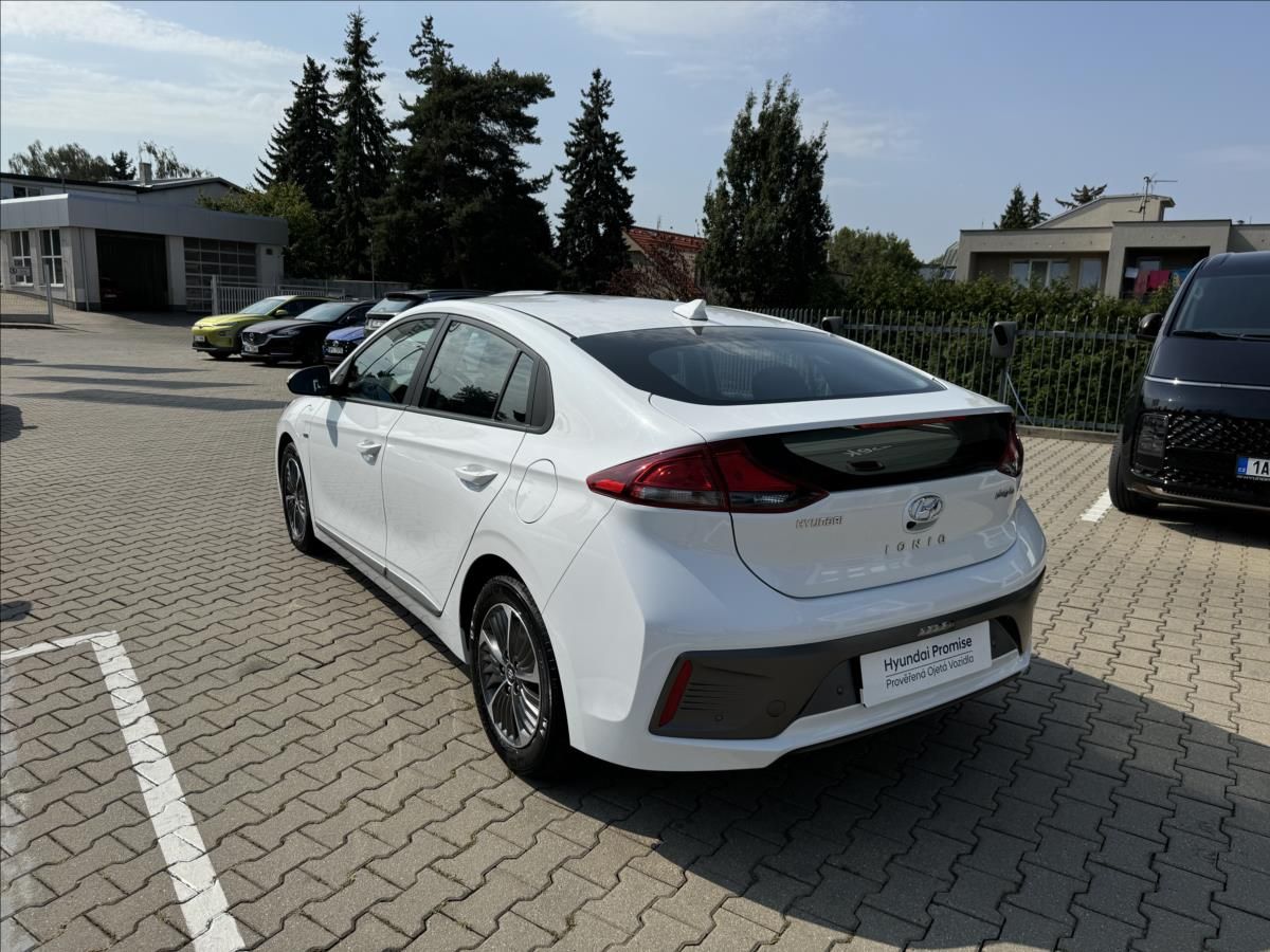 Hyundai IONIQ, 1,6 GDi PHEV  SMART NAVI - fotka 3