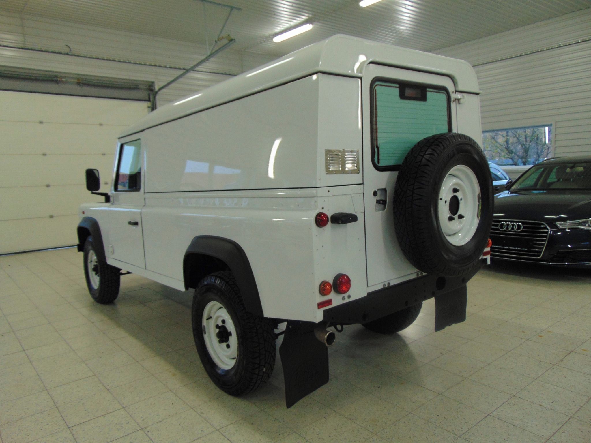 Land Rover Defender, 2.2 TD4 HARDTOP KLIMA - DPH - fotka 3
